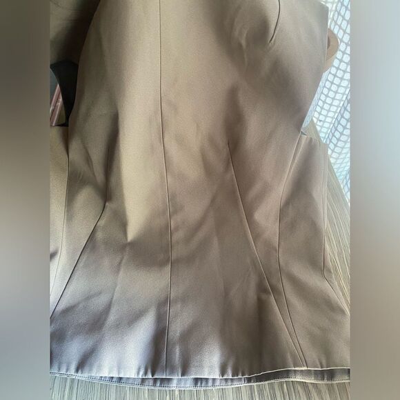 Bill Blass New York Top Woman Sz 10 Mocha Sleeveless structured Lined - Picture 13 of 14